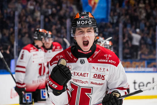 Örebros Noah Steen jublar
