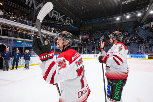 Örebros Teemu Turunen och Luke Martin deppar