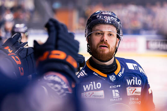 Växjös Lucas Elvenes jublar