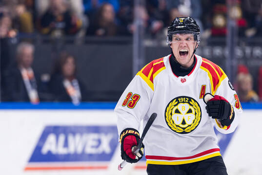Brynäs Jakob Silfverberg jublar
