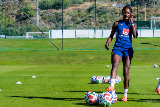 Evelyn Ijeh of the Swedish women's national football team