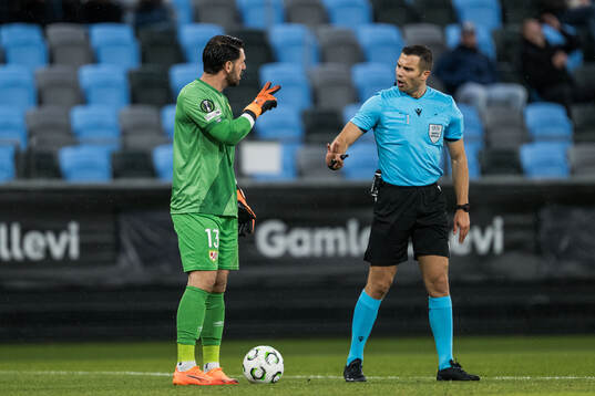 Goalkeeper Augusto Batalla of Rayo Vallecano in talks with