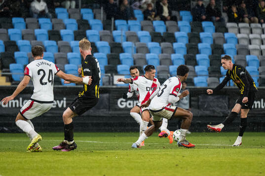 Julius Lindberg of Häcken scores 1-1