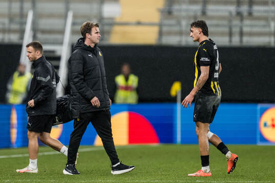 Silas Andersen of Häcken leaves the pitch