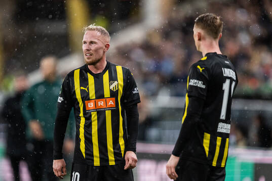 Mikkel Rygaard Jensen and Julius Lindberg of Häcken