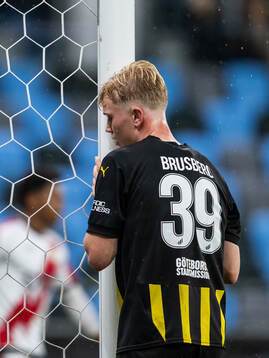 Isak Brusberg of Häcken looks dejected