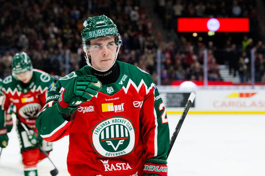 Frölundas Jere Innala jublar