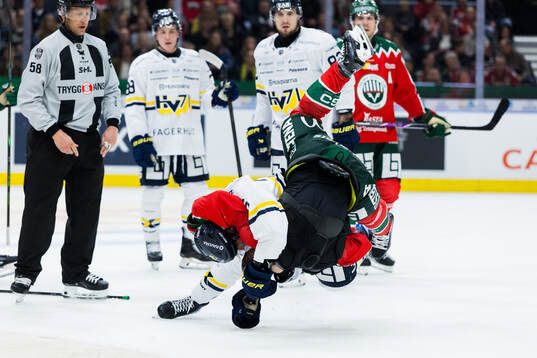 HV71s Martin Johnsen och Frölundas Dominik Egli