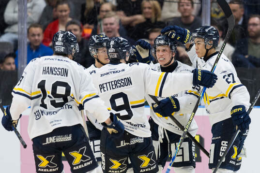 HV71s Jamiro Reber jublar