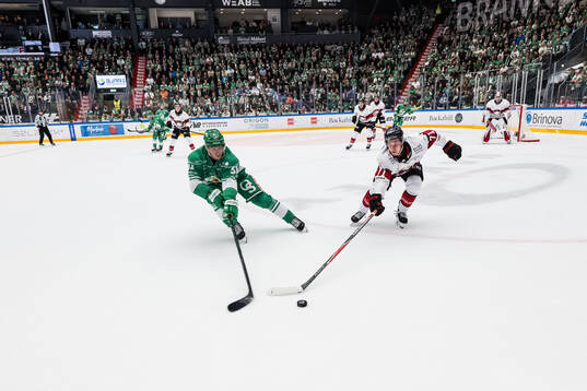 Rögles Calle Själin och Malmö Redhawks Felix Carell