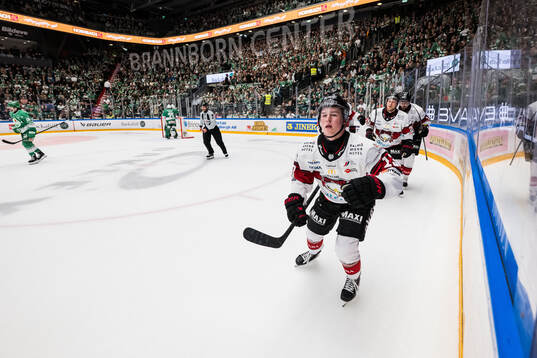 Malmö Redhawks Petter Vesterheim jublar
