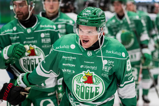 Rögles Karson Kuhlman jublar