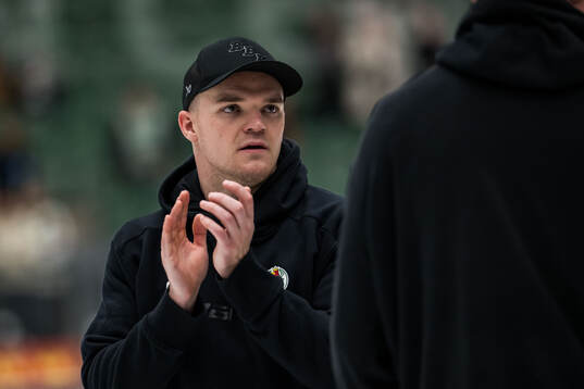 Rögles Karson Kuhlman jublar