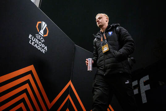 Otto Rosengren of Malmö FF arrives at the stadium
