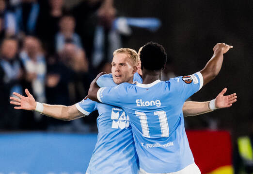 Oscar Lewicki and Emmanuel Ekong of Malmö FF celebrates