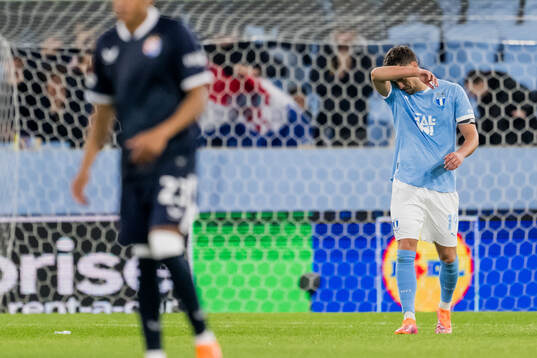 Colin Rösler of Malmö FF looks dejected