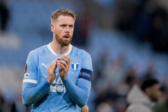 Pontus Jansson of Malmö FF looks dejected