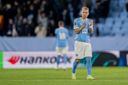 Oscar Lewicki of Malmö FF looks dejected