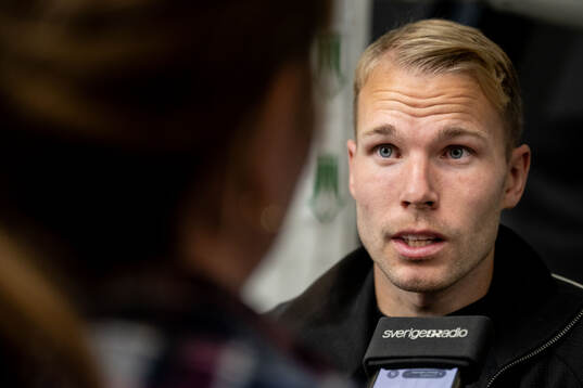 Oscar Lewicki of Malmö FF is being interviewed