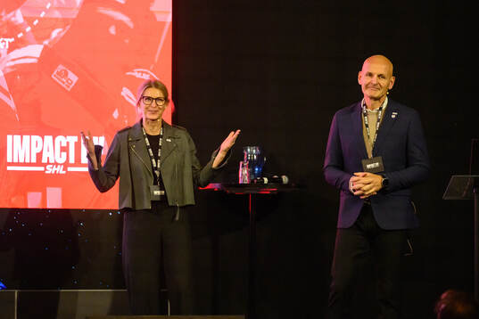 Jenny Silfverstrand VD shl och Timrå IKs klubbchef Fredik