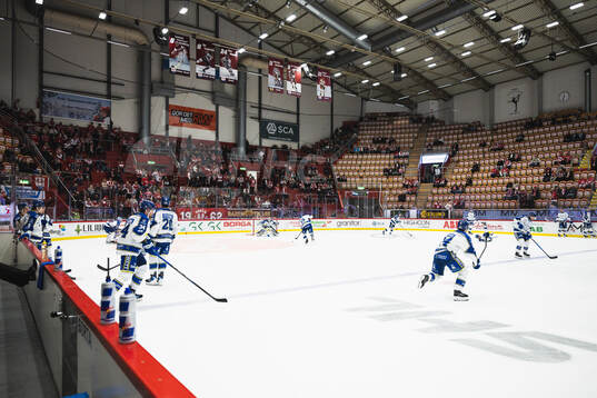 Leksand väjer upp