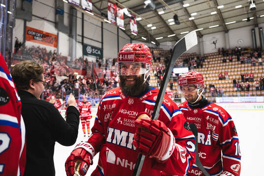 Timrås Per Svensson jublar