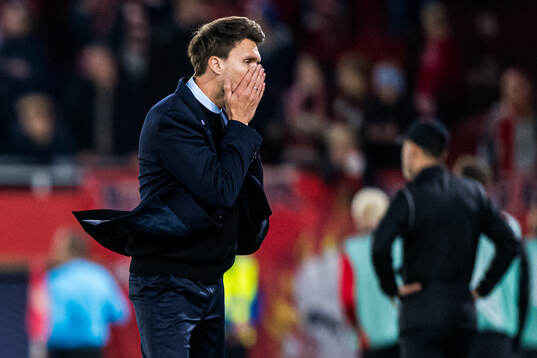 Head coach Danny Röhl of Rangers looks dejected