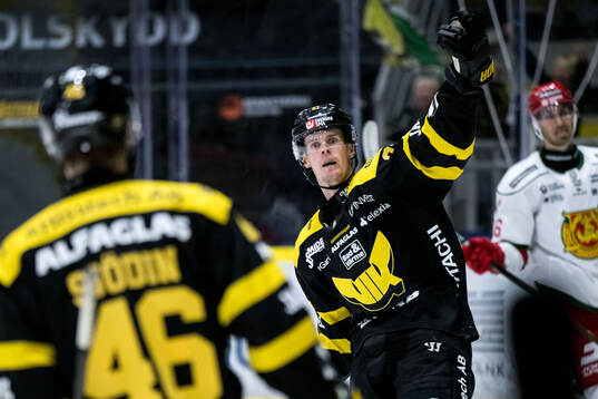 Västerås Carl Jakobsson jublar