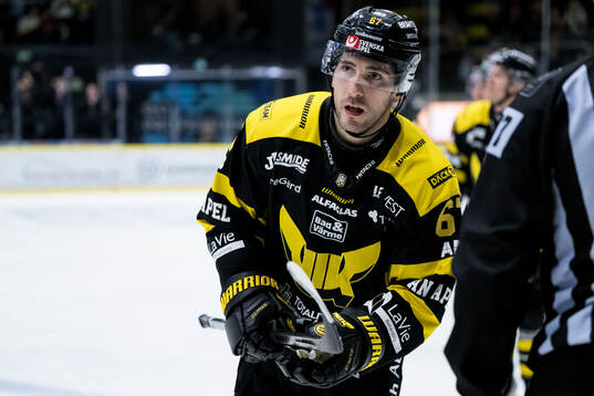 Västerås Konstantin Komarek jublar