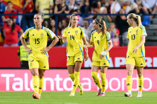 Julia Zigiotti Olme, Nathalie Björn, Kosovare Asllani and
