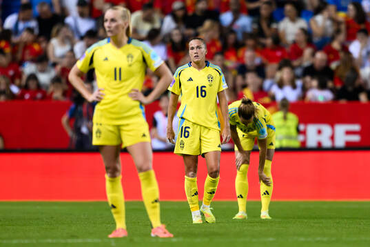 Stina Blackstenius, Filippa Angeldahl and Nathalie Björn
