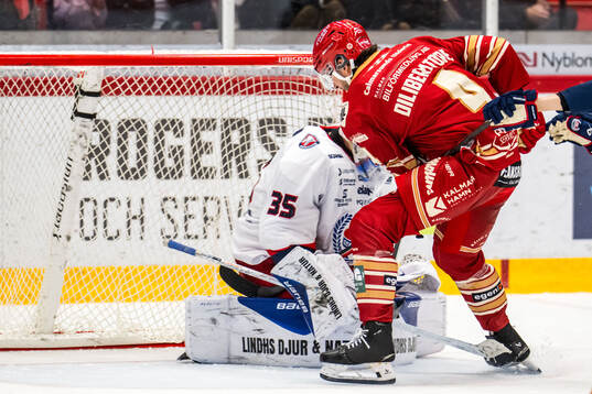 Oskarshamns målvakt Olof Glifford och Kalmars Peter