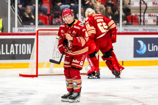 Kalmars Samuel Jonsson och målvakt Jacob Crespin deppar