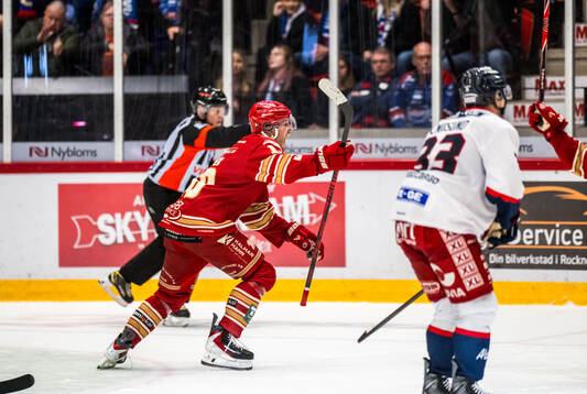 Kalmars Jesper Lindén jublar