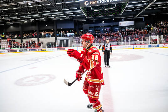 Kalmars Jesper Lindén jublar
