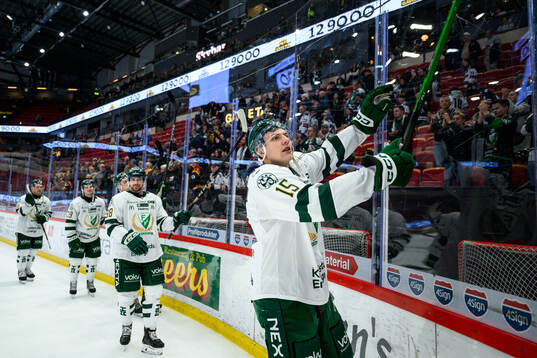 Färjestads Jack Berglund jublar