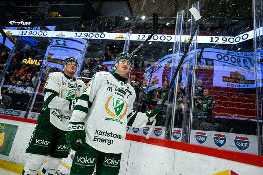 Färjestads Lucas Forsell jublar