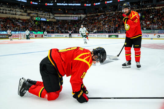 Brynäs Oskar Lindblom har ont