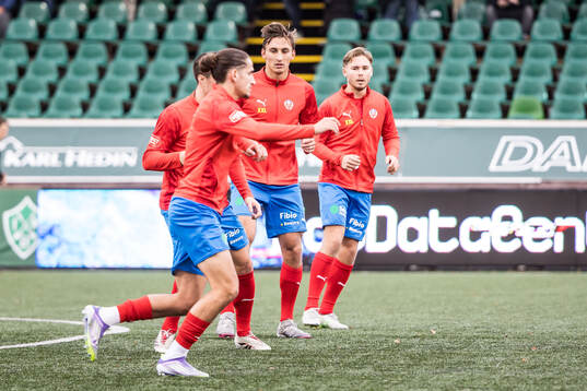 Helsingborgs spelare värmer upp