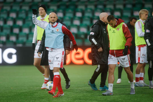 Kalmars Robert Gojani innan fotbollsmatchen i Superettan