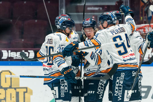 Växjös Karl Henriksson jublar