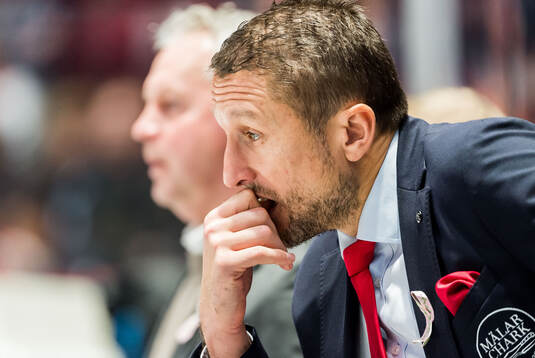 Malmö Redhawks tränare Tomas Kollar deppar