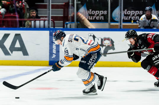 Växjös Sebastian Strandberg och Malmö Redhawks Linus