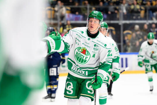 Rögles Fredrik Olofsson jublar