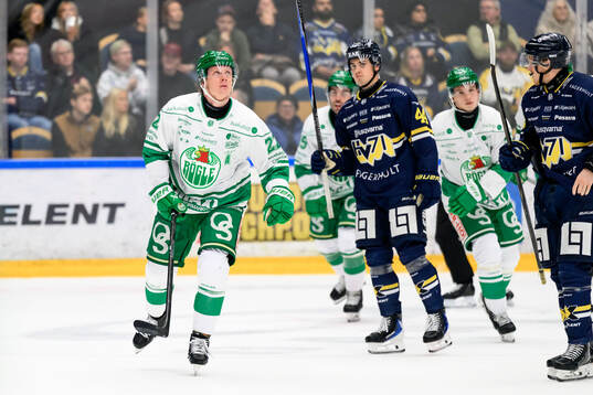 Rögles Fredrik Olofsson jublar