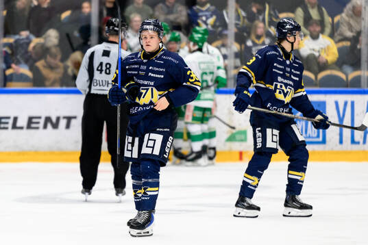 HV71s Martin Johnsen deppar