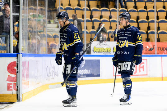 HV71s Jonathan Ang och Hugo Fransson deppar