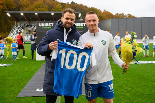 Klubbchef Daniel Wilhelmsson och Adam Engelbreksson