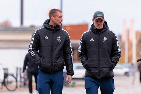 Östers Dennis Olsson och fystränare Rasmus Sardar Elfgaard