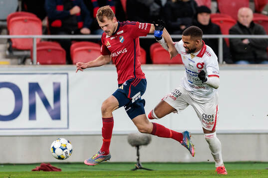 Östers Oscar Uddenäs och Degerfors Leon Hien